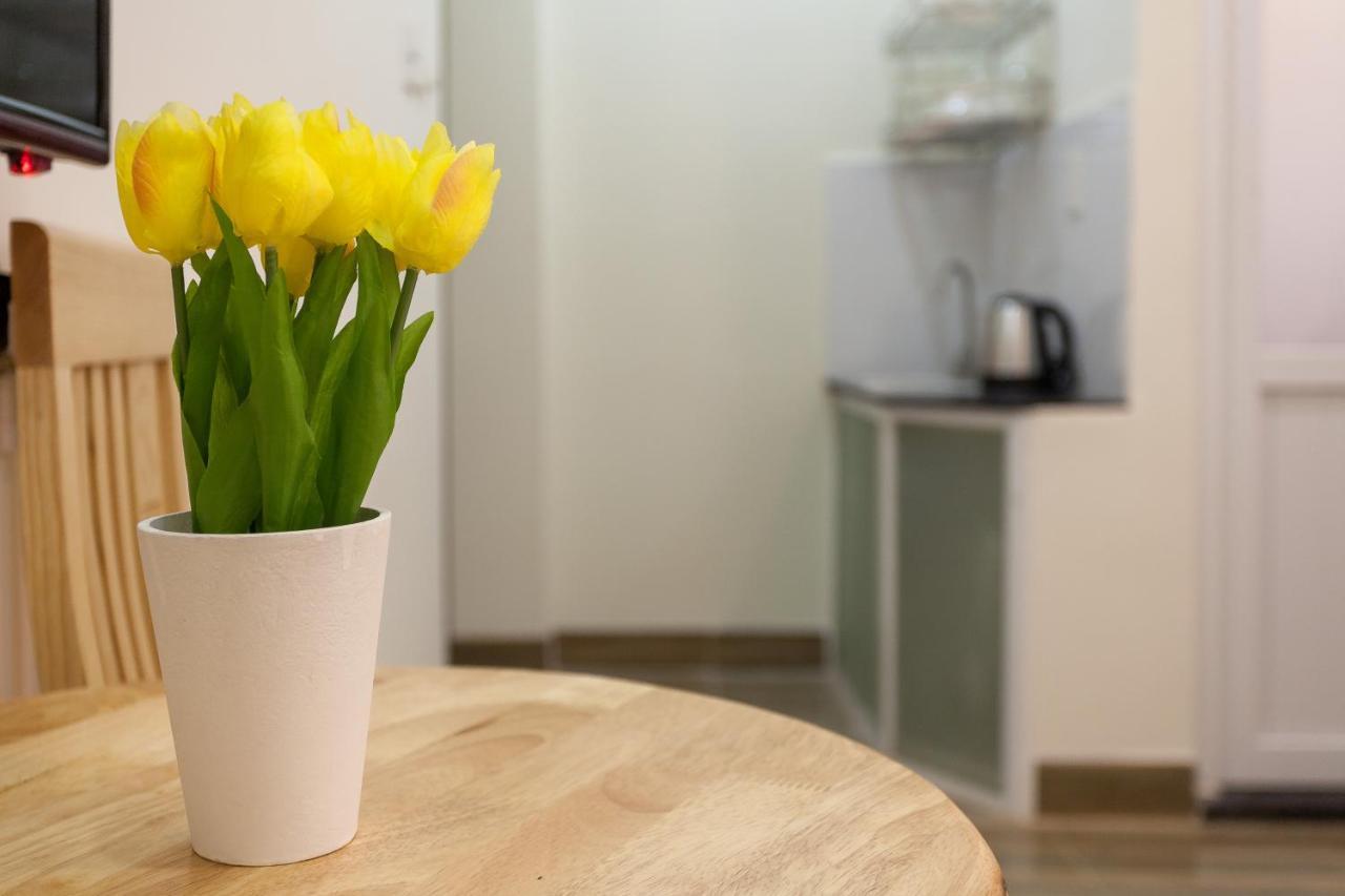 Auhome Minimalist Apartment Хошимин Екстериор снимка