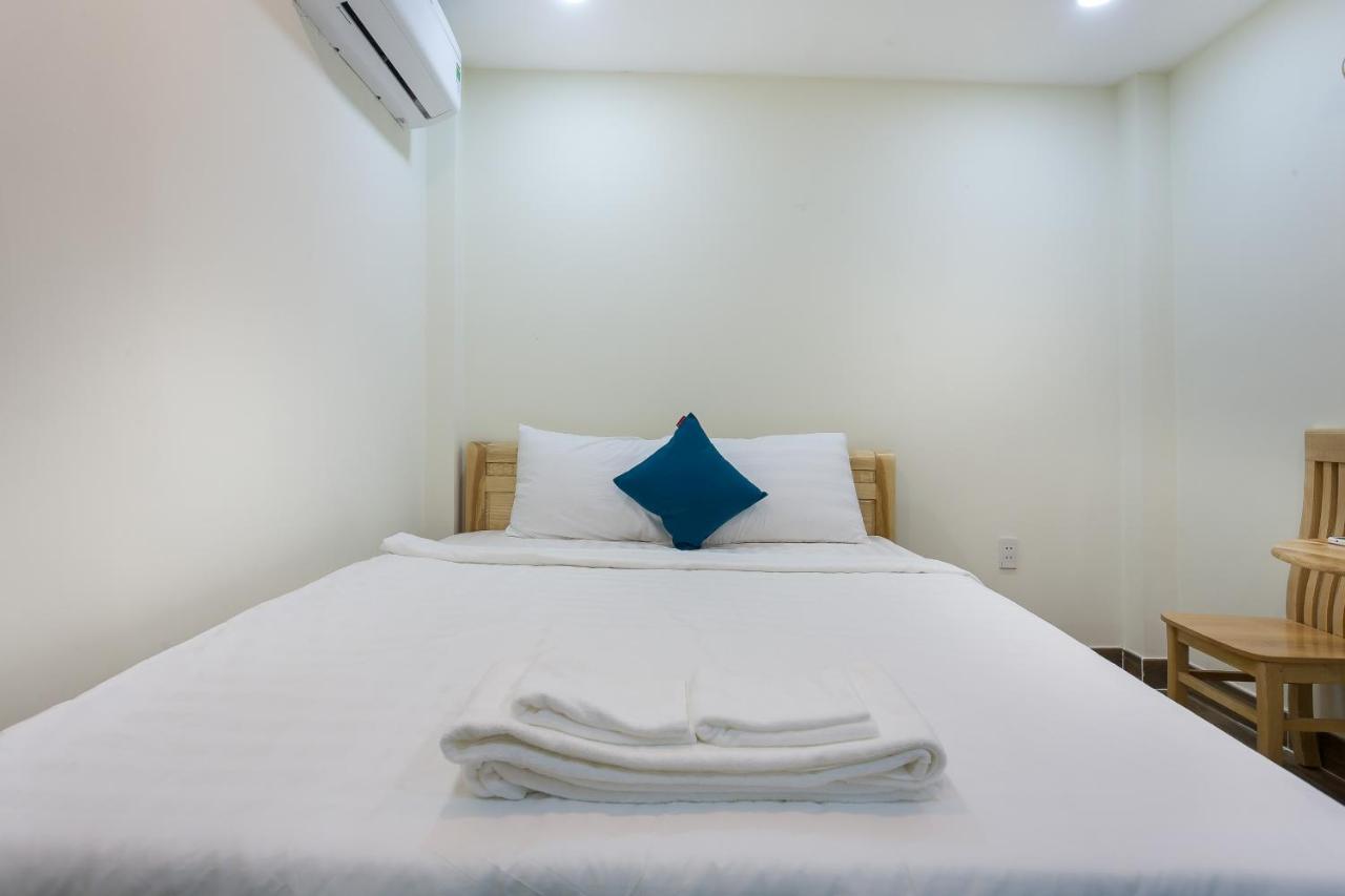 Auhome Minimalist Apartment Хошимин Екстериор снимка